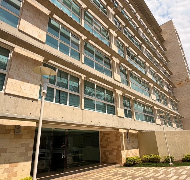 Apartamento en venta de 2 hab. y 117 m² en Lomas de las Mercedes, Caracas