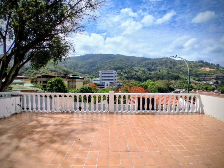 Casa en Las Esmeraldas, Caracas