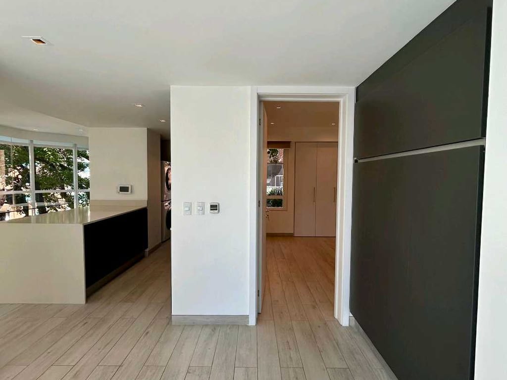 Apartamento en alquiler de 1 hab. y 83 m² en Campo Alegre, Caracas