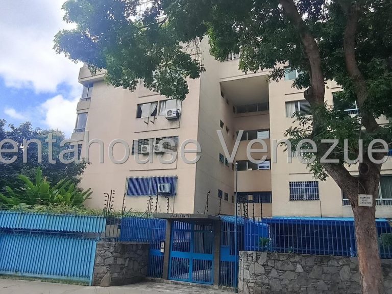 Apartamento con 4 habitaciones y 3 baños en El Marqués, Caracas