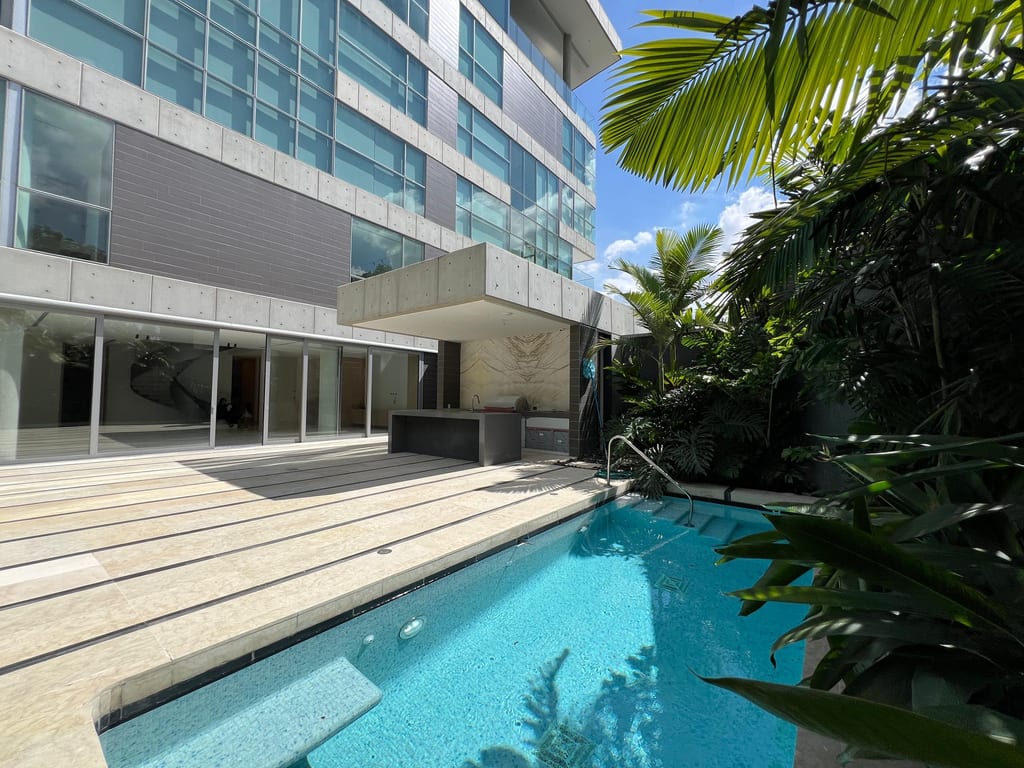 Apartamento en venta de 4 hab. y 440 m² en Altamira, Caracas