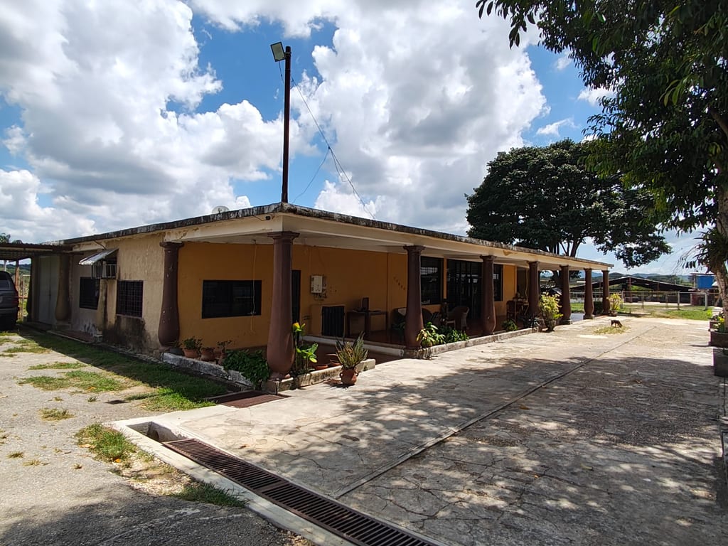 Finca en venta de 6 hab. y 2.400 m² en Tinaquillo, Tinaquillo