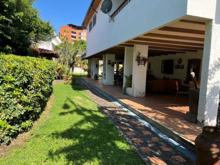 Casa en venta de 3 hab. y 654 m² en Sebucán, Caracas