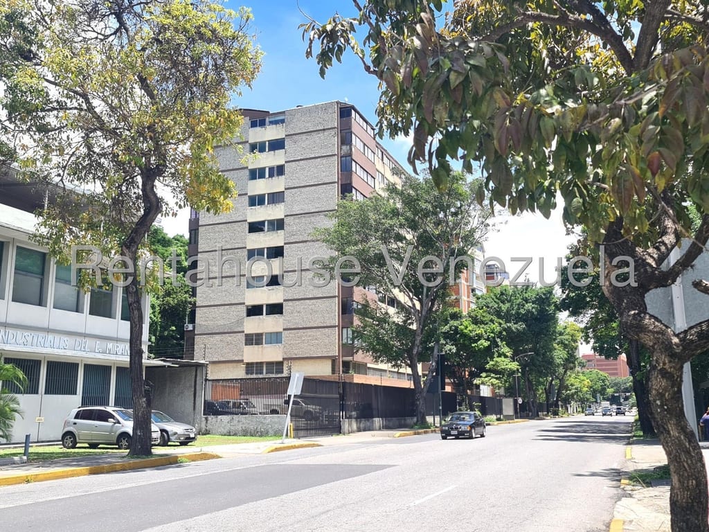 Apartamento en venta de 3 hab. y 232 m² en Chuao, Caracas