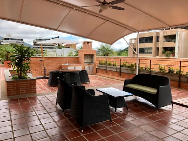 Apartamento en venta de 5 hab. y 850 m² en Los Palos Grandes, Caracas