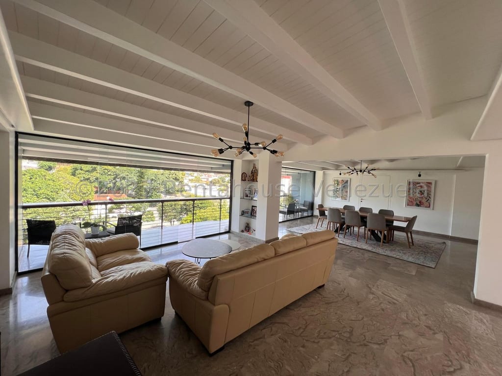 Apartamento en venta de 4 hab. y 226 m² en Cumbres de Curumo, Caracas