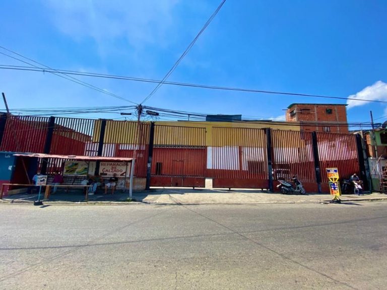 Galpón de 3.000 m² en Catia, Caracas