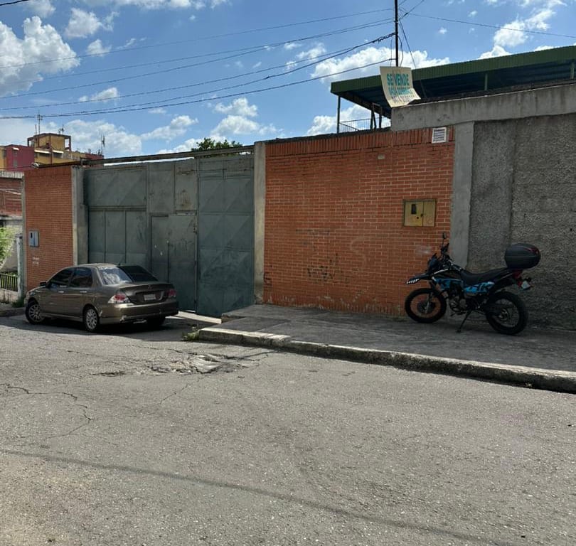 Local comercial en venta de 265 m² en Guatire, Guatire