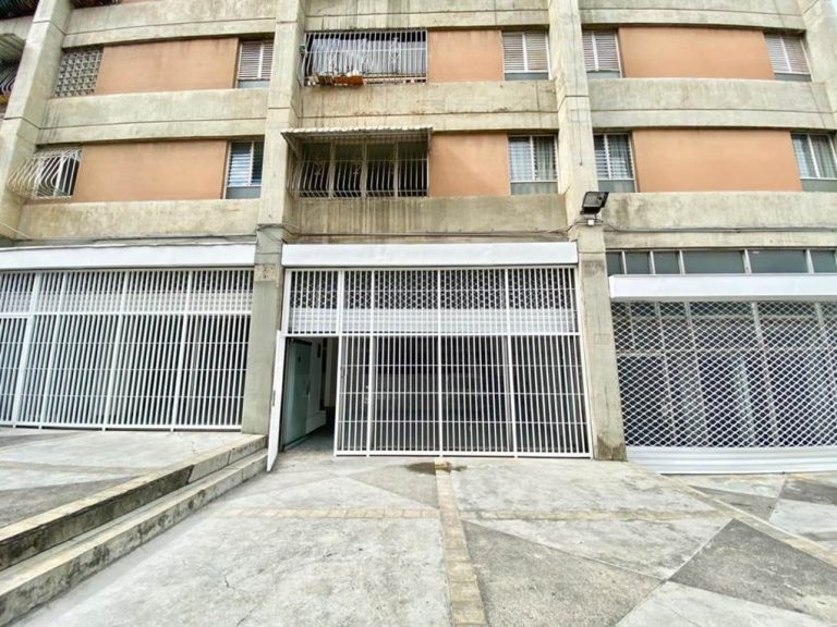 Local comercial en venta de 74 m² en Santa Mónica, Caracas