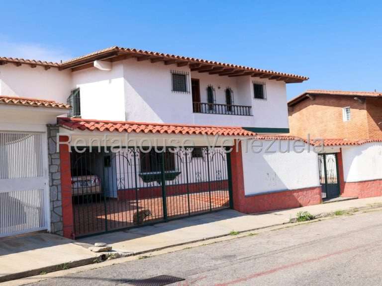 Casa de 4 habitaciones y 450 m² en Los Naranjos del Cafetal, Caracas
