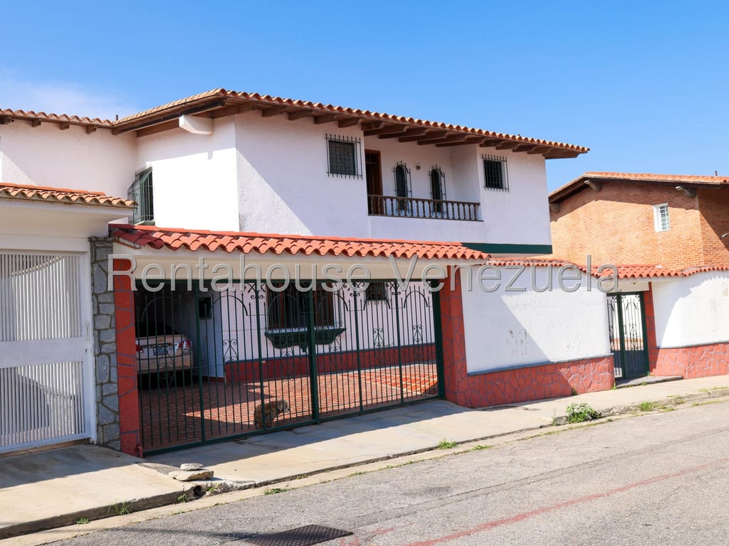 Casa en venta de 4 hab. y 450 m² en Los Naranjos del Cafetal, Caracas · Ref. CV5586