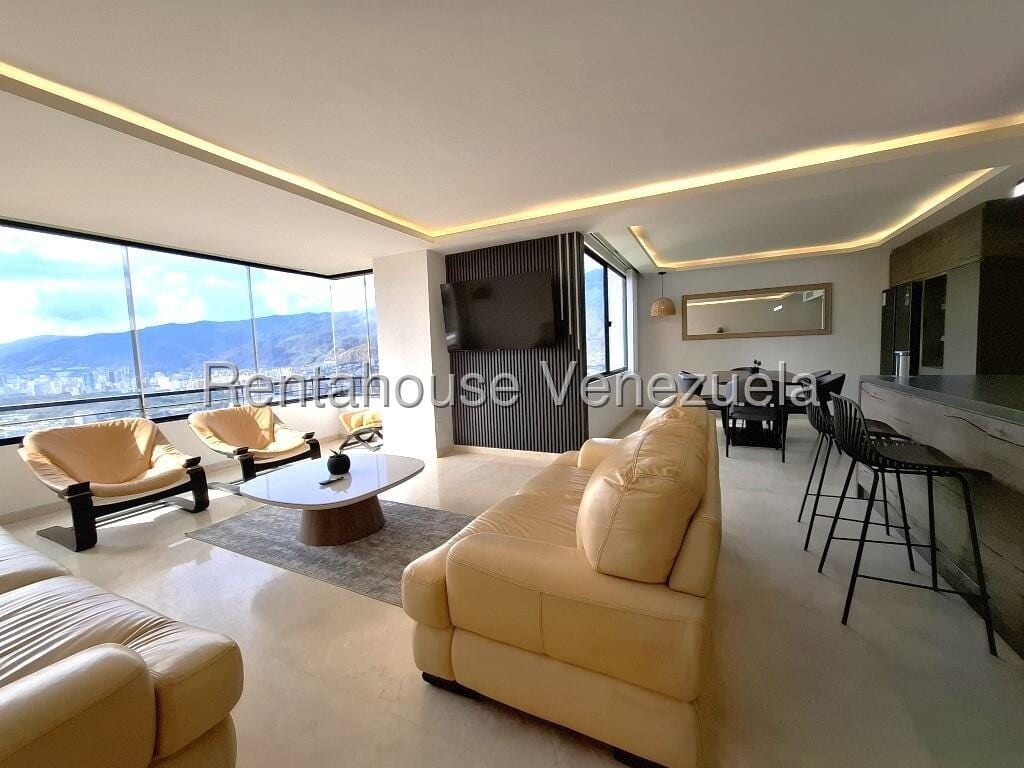 Apartamento en alquiler de 2 hab. y 184 m² en Colinas de Bello Monte, Caracas