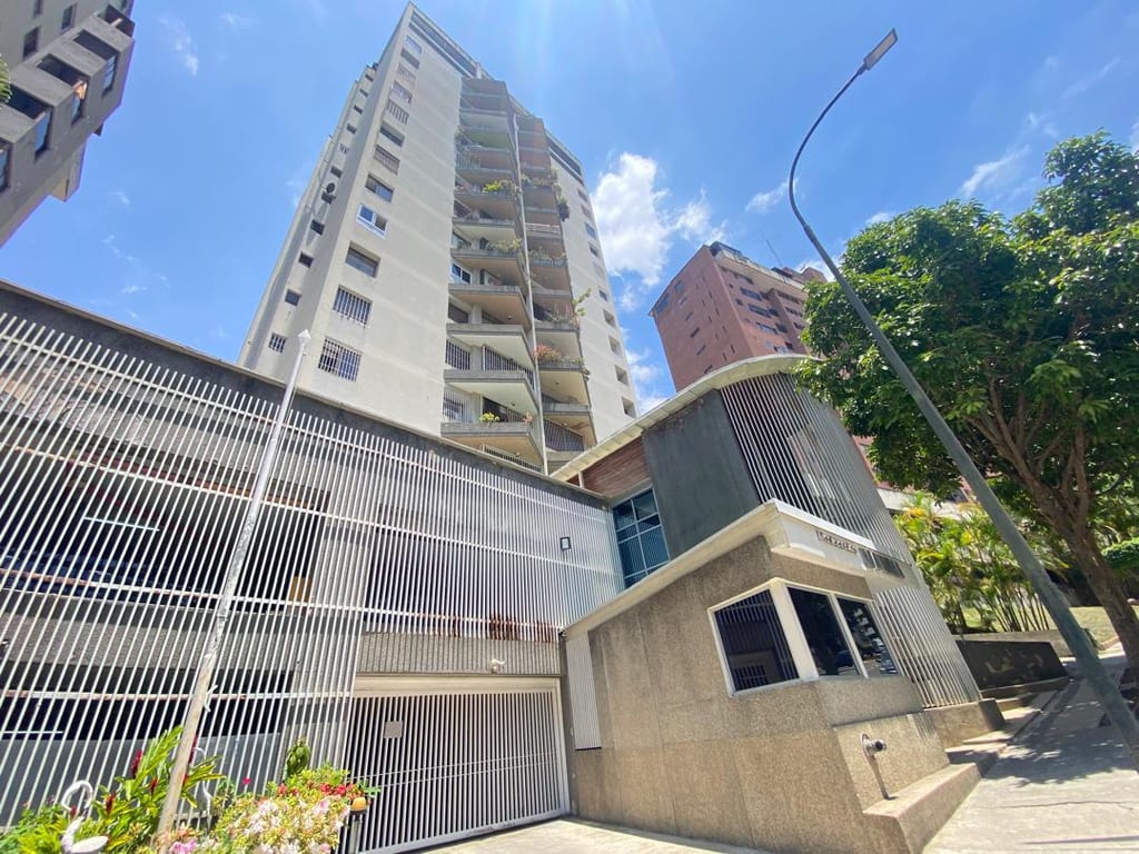 Apartamento en venta de 4 hab. y 560 m² en Terrazas del Avila, Caracas