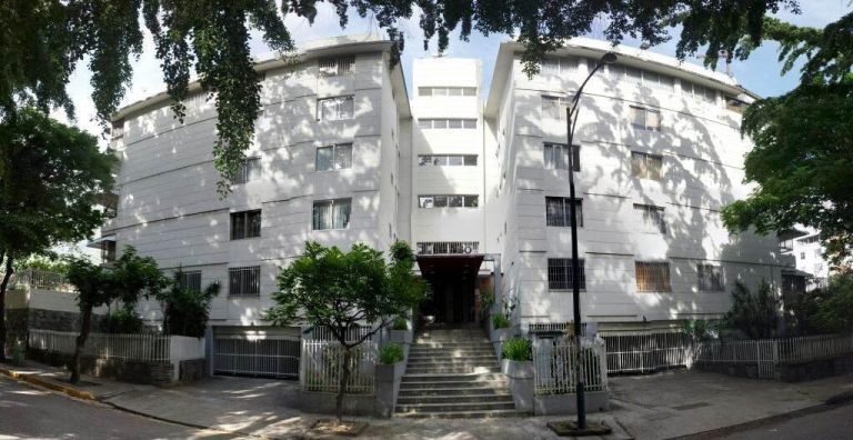 Apartamento con 3 habitaciones y 3 baños en El Marqués, Caracas