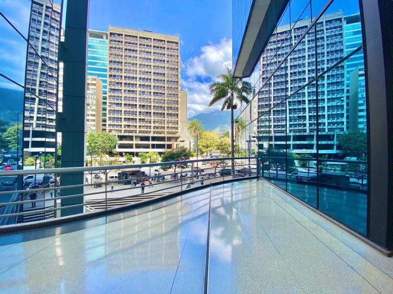 Local comercial de 201 m² en El Rosal, Caracas