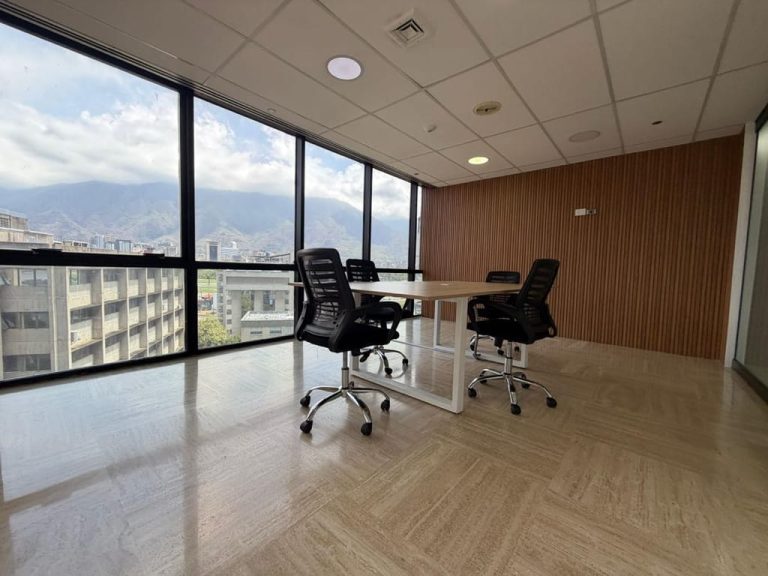 Oficina en alquiler de 155 m² en Las Mercedes, Caracas