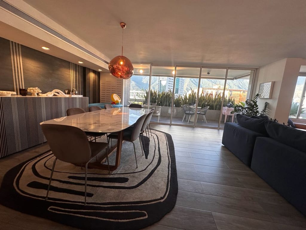 Apartamento en venta de 4 hab. y 279 m² en Los Naranjos (Las Mercedes), Caracas