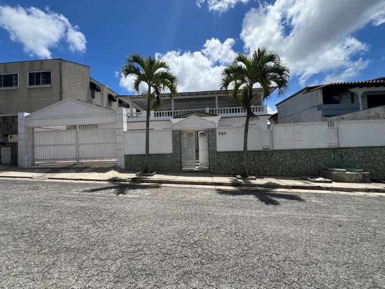 Casa en venta de 7 hab. y 500 m² en Los Naranjos (Las Mercedes), Caracas