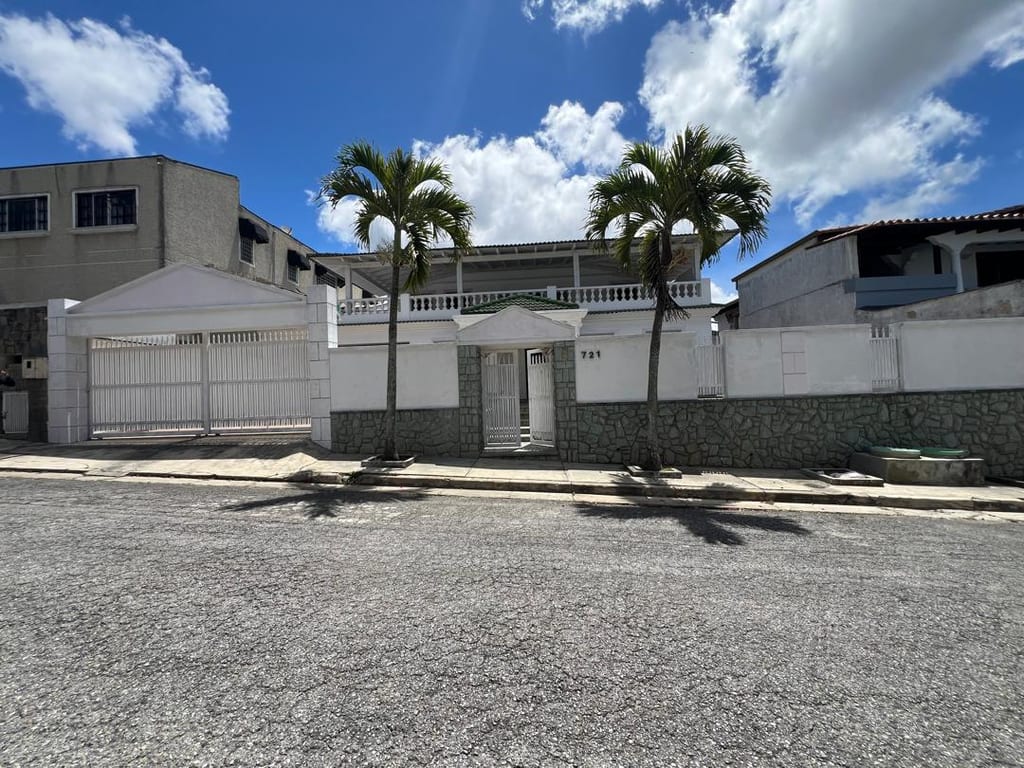 Casa en venta de 7 hab. y 500 m² en Los Naranjos (Las Mercedes), Caracas