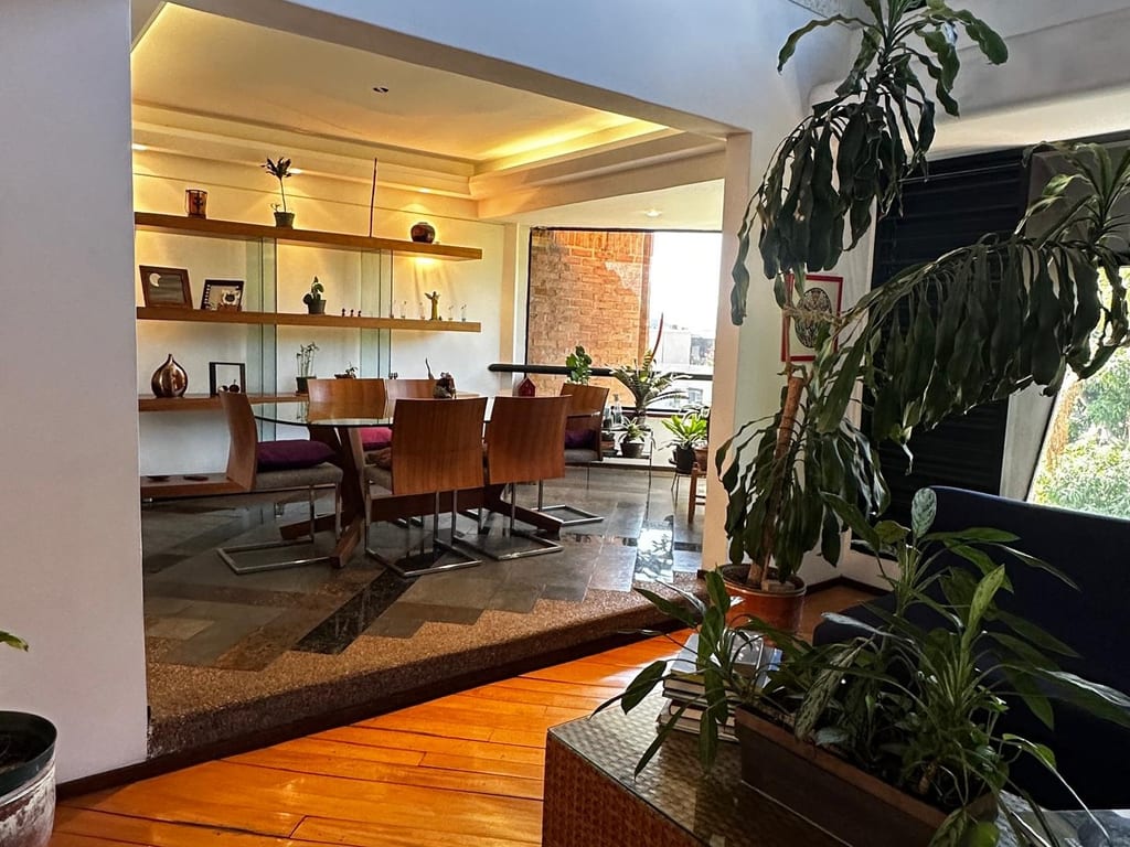 Apartamento en venta de 5 hab. y 376 m² en La Castellana, Caracas