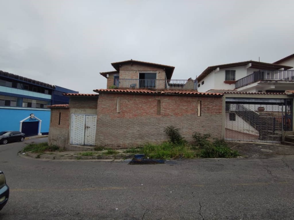 Casa en venta de 5 hab. y 500 m² en El Marqués, Caracas