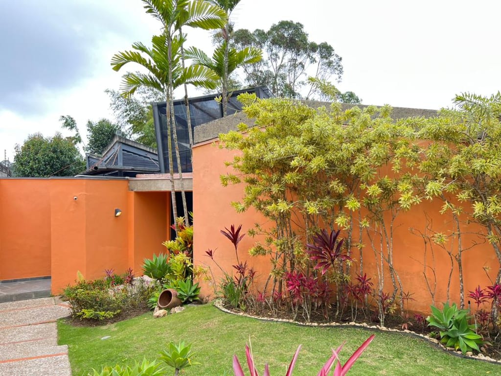 Casa en venta de 3 hab. y 550 m² en La Lagunita, Caracas