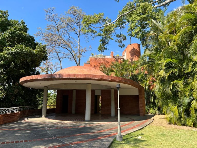 Apartamento en venta de 4 hab. y 328 m² en Altamira, Caracas