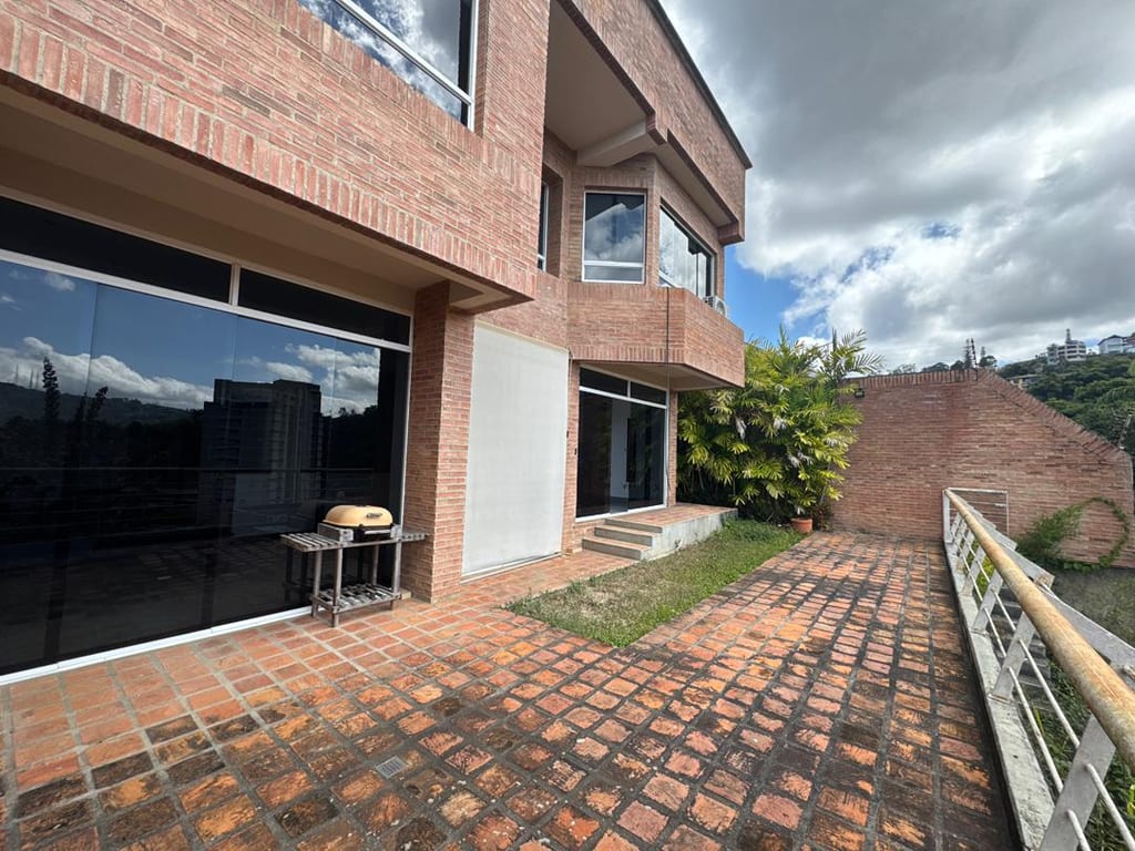 Casa en venta de 4 hab. y 551 m² en Alto Hatillo, Caracas