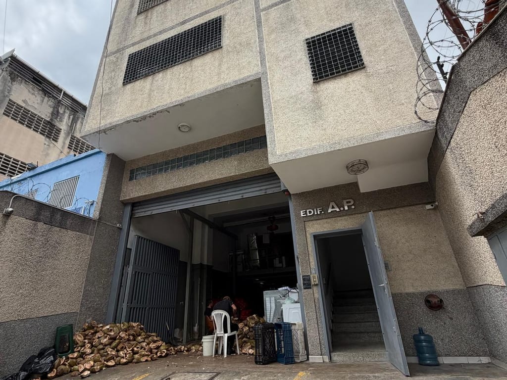 Edificio en venta de 855 m² en Boleíta Sur, Caracas