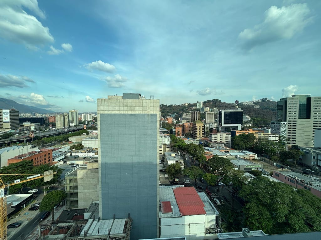 Oficina en venta de 200 m² en Las Mercedes, Caracas