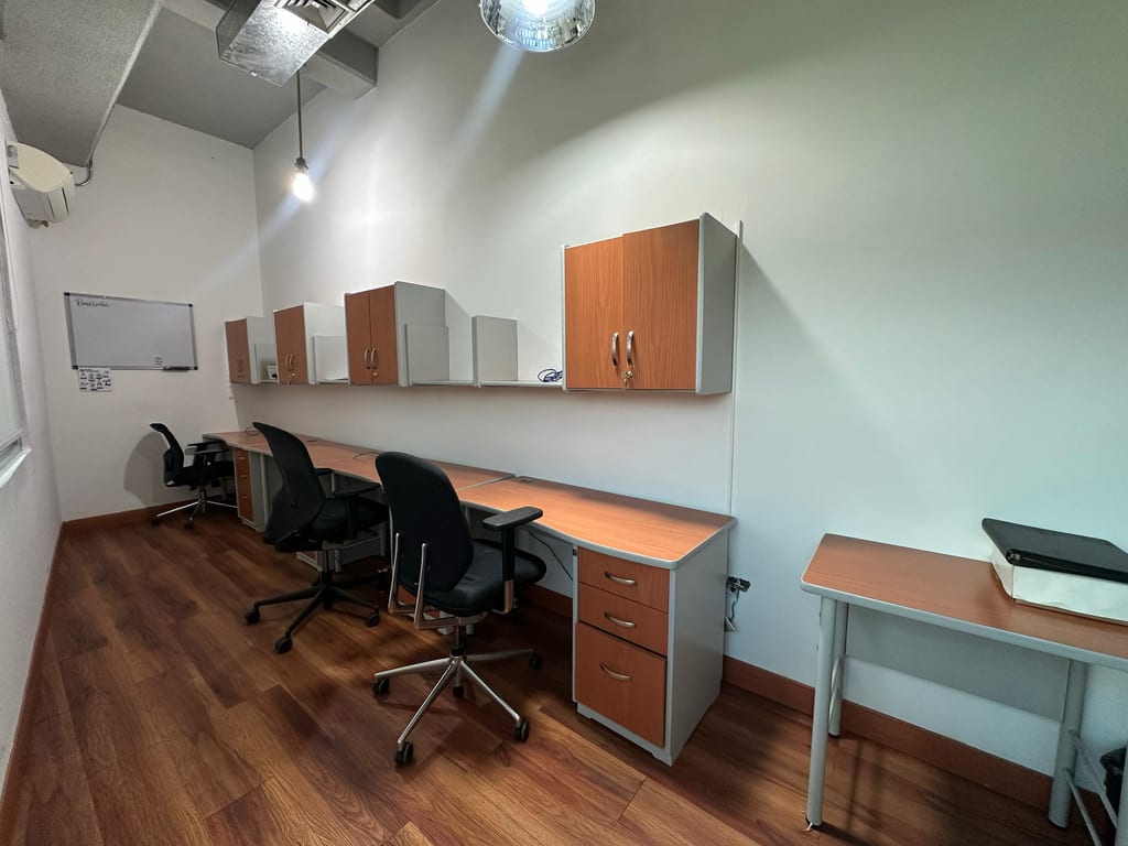 Oficina en alquiler de 734 m² en La Trinidad, Caracas