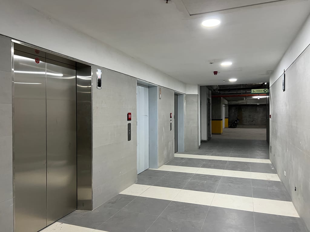Oficina en venta de 259 m² en Las Mercedes, Caracas