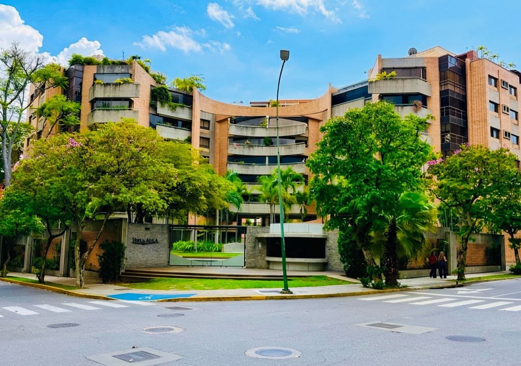 Apartamento en venta de 3 hab. y 223 m² en Campo Alegre, Caracas