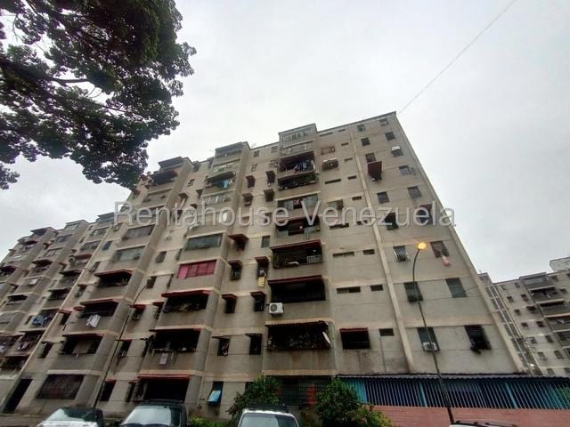 Apartamento en venta de 2 hab. y 50 m² en Guarenas, Guarenas