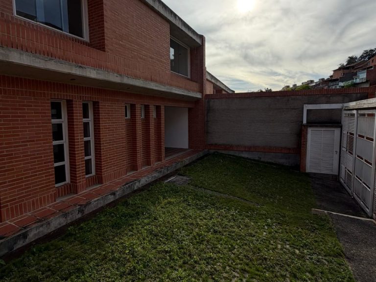 Casa en venta de 5 hab. y 600 m² en Alto Hatillo, Caracas