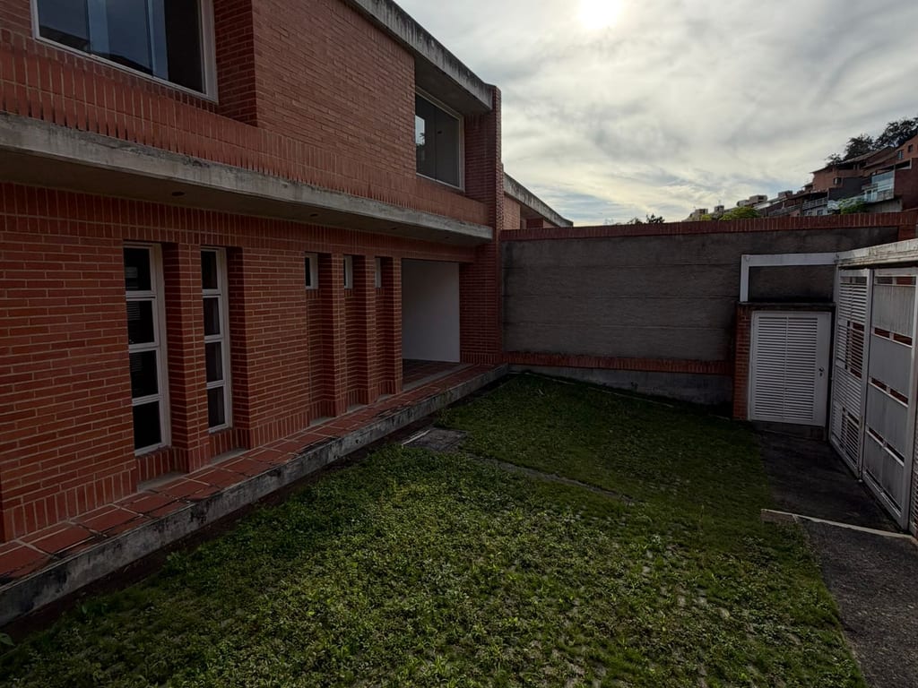 Casa en venta de 5 hab. y 600 m² en Alto Hatillo, Caracas