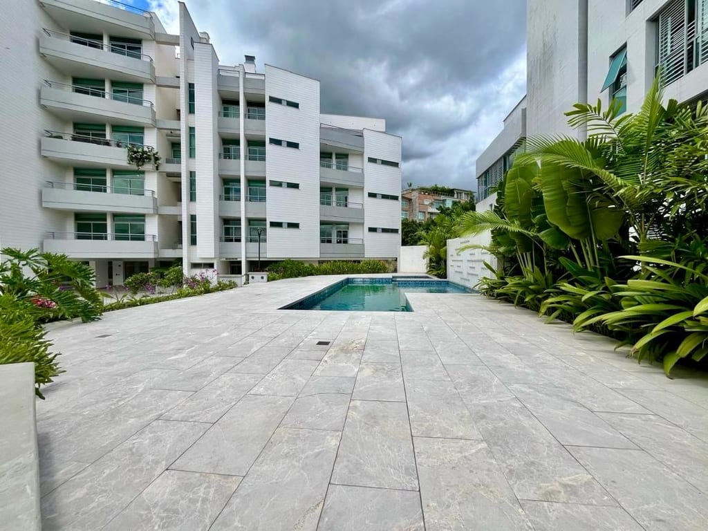 Apartamento en venta de 3 hab. y 294 m² en La Castellana, Caracas
