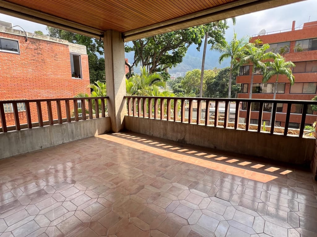Apartamento en venta de 3 hab. y 187 m² en La Castellana, Caracas