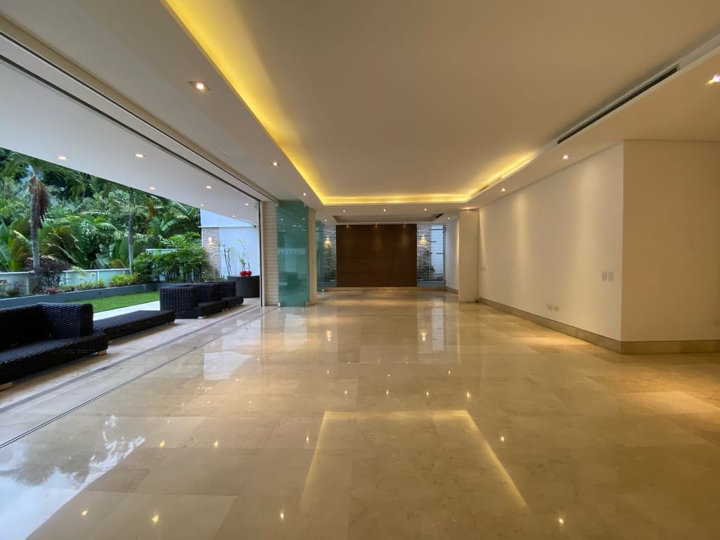 Apartamento en venta de 4 hab. y 470 m² en La Castellana, Caracas