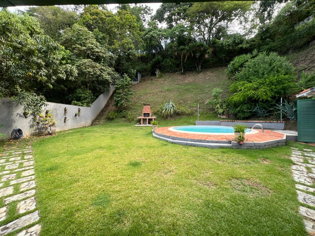 Casa en venta de 4 hab. y 900 m² en Caurimare, Caracas