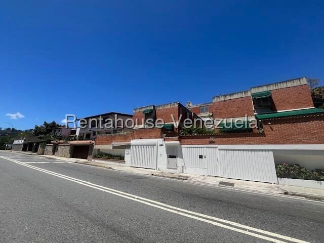 Casa en venta de 4 hab. y 234 m² en Los Naranjos, Caracas