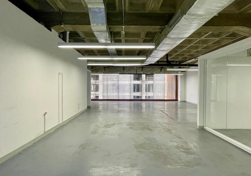 Oficina en venta de 140 m² en Los Cortijos de Lourdes, Caracas