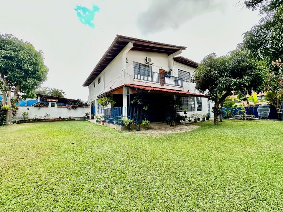 Terreno en venta de 1.700 m² en Los Chorros, Caracas
