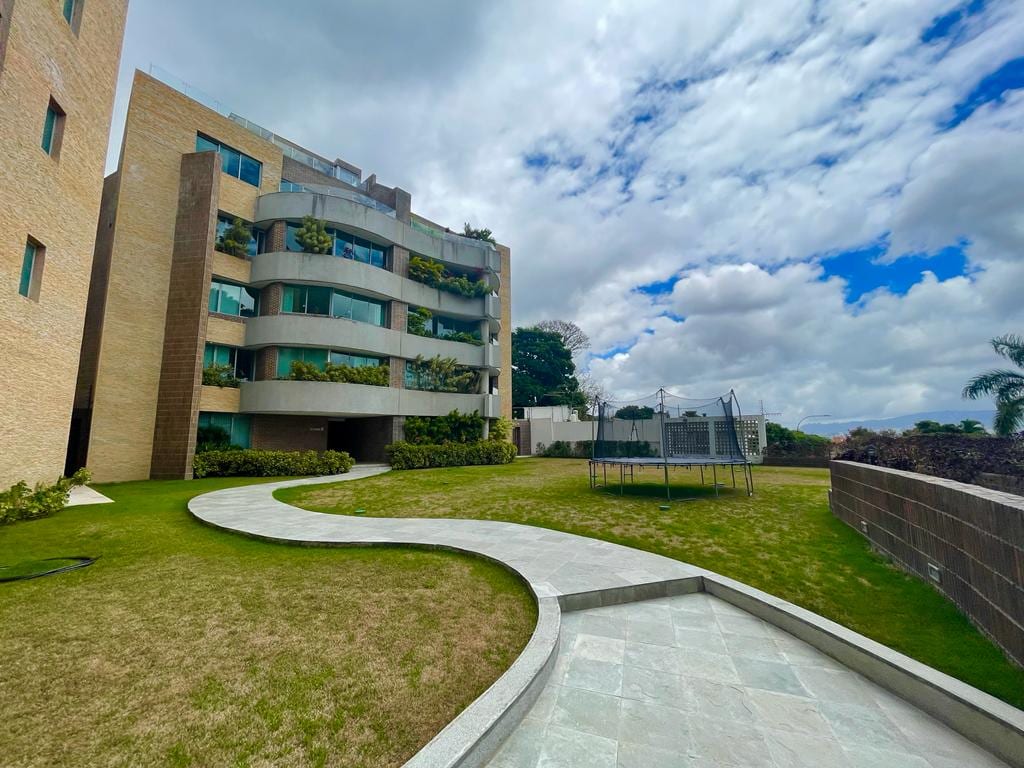 Apartamento en venta de 4 hab. y 471 m² en Altamira, Caracas
