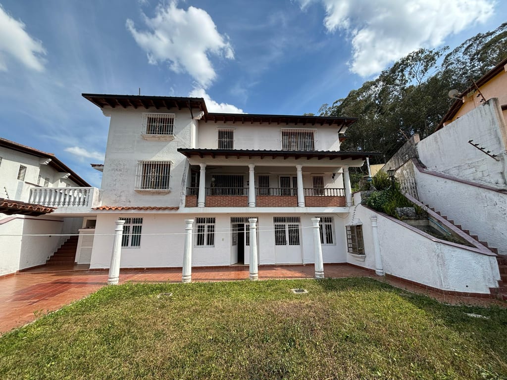 Casa en venta de 4 hab. y 486 m² en Los Naranjos (del Cafetal), Caracas