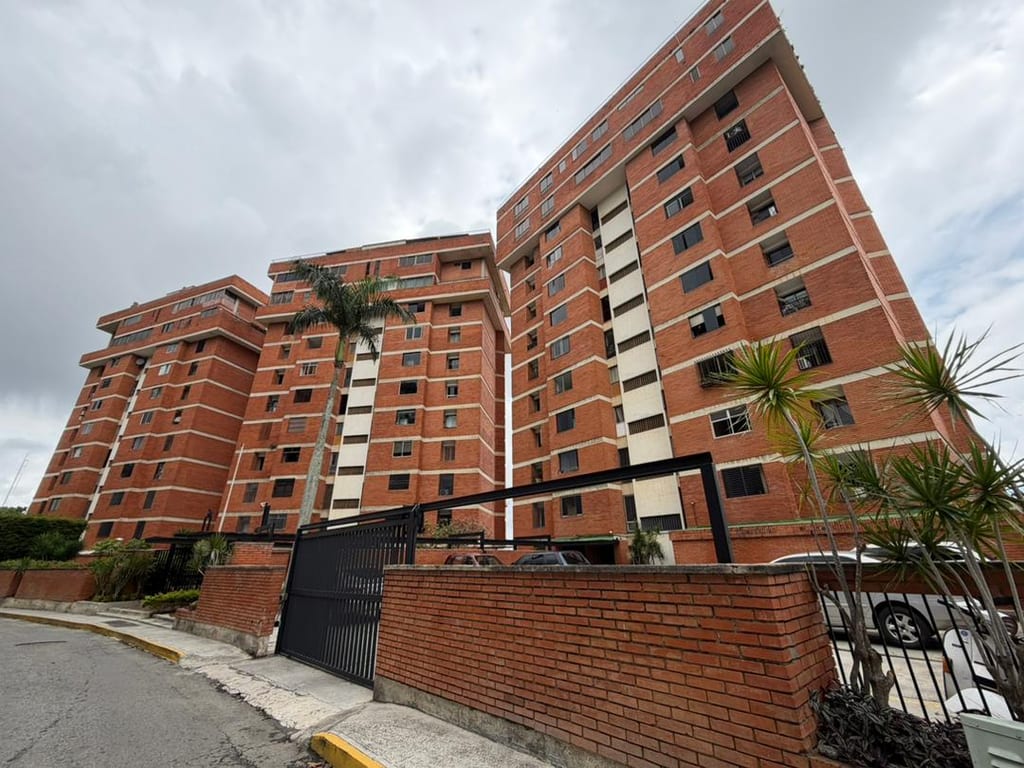 Apartamento en venta de 5 hab. y 704 m² en Colinas de Bello Monte, Caracas