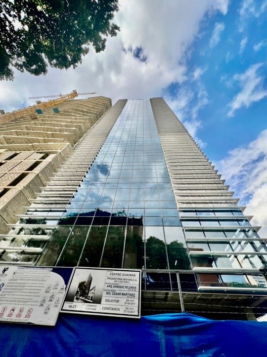 Oficina en alquiler de 204 m² en Las Mercedes, Caracas