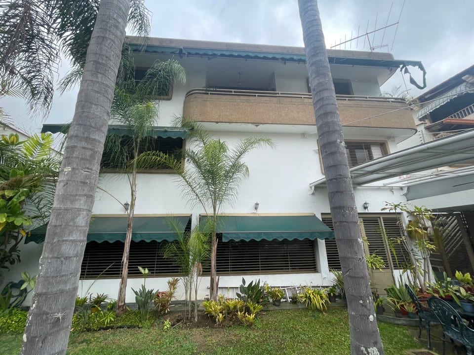 Casa en venta de 5 hab. y 390 m² en La Tahona, Caracas
