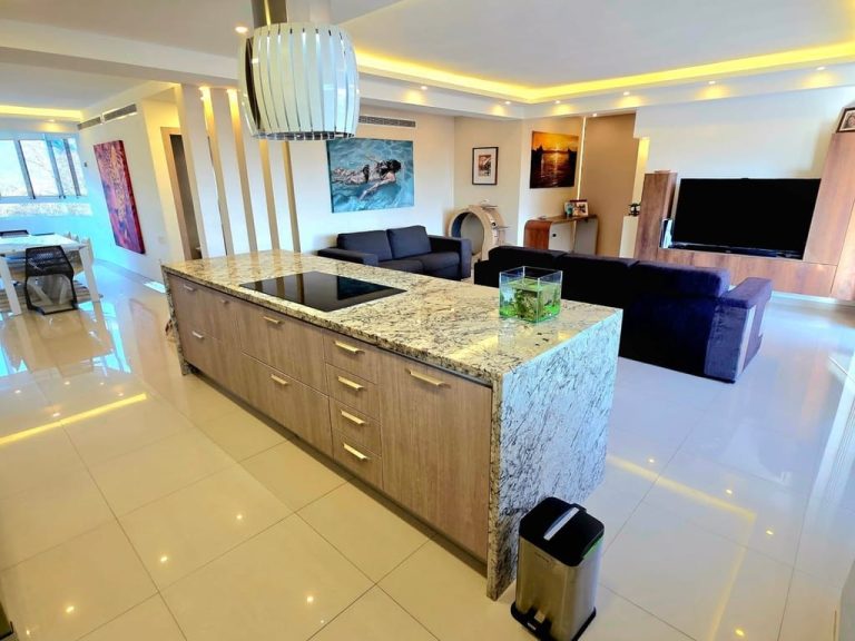 Apartamento en venta de 3 hab. y 214 m² en El Parral, Valencia