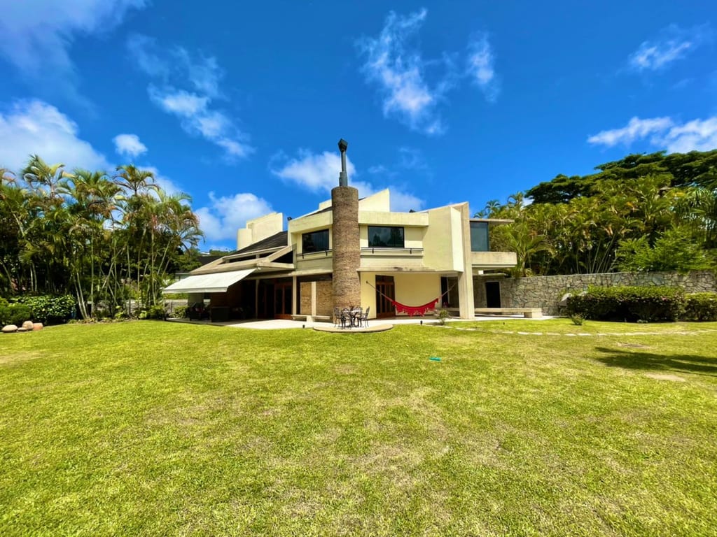 Casa en venta de 5 hab. y 725 m² en La Lagunita, Caracas